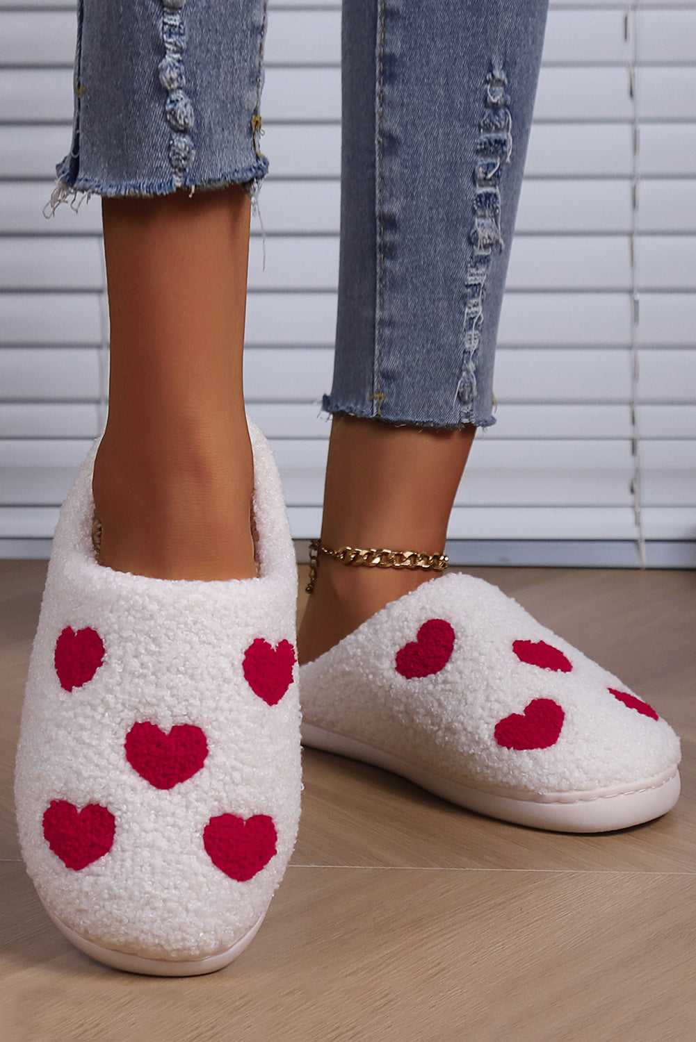 White Hearts Print Plush Slippers