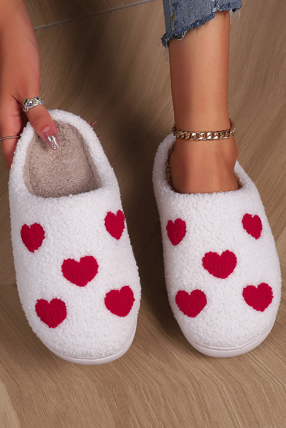 White Hearts Print Plush Slippers