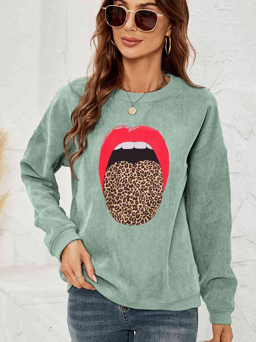 Round Neck MAMA Graphic Sweatshirt