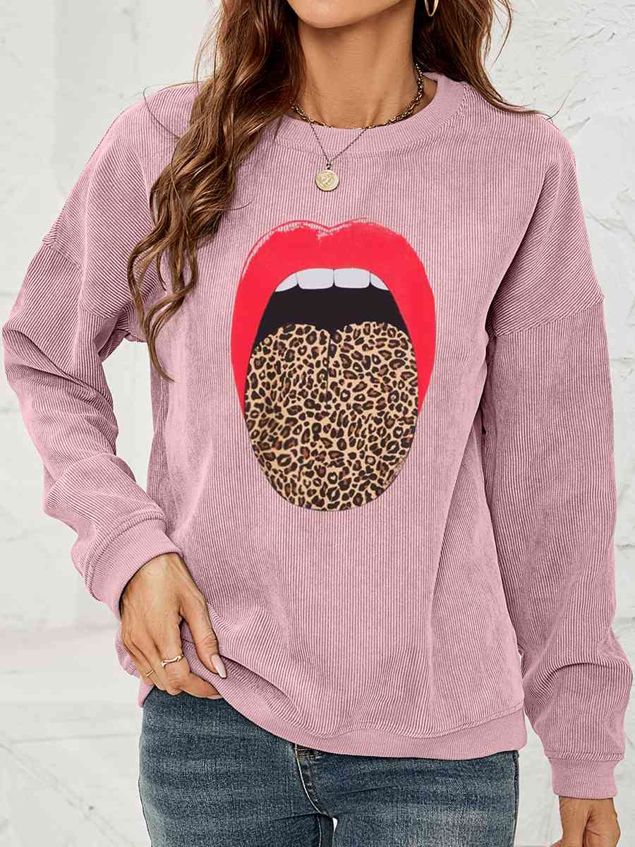 Round Neck MAMA Graphic Sweatshirt