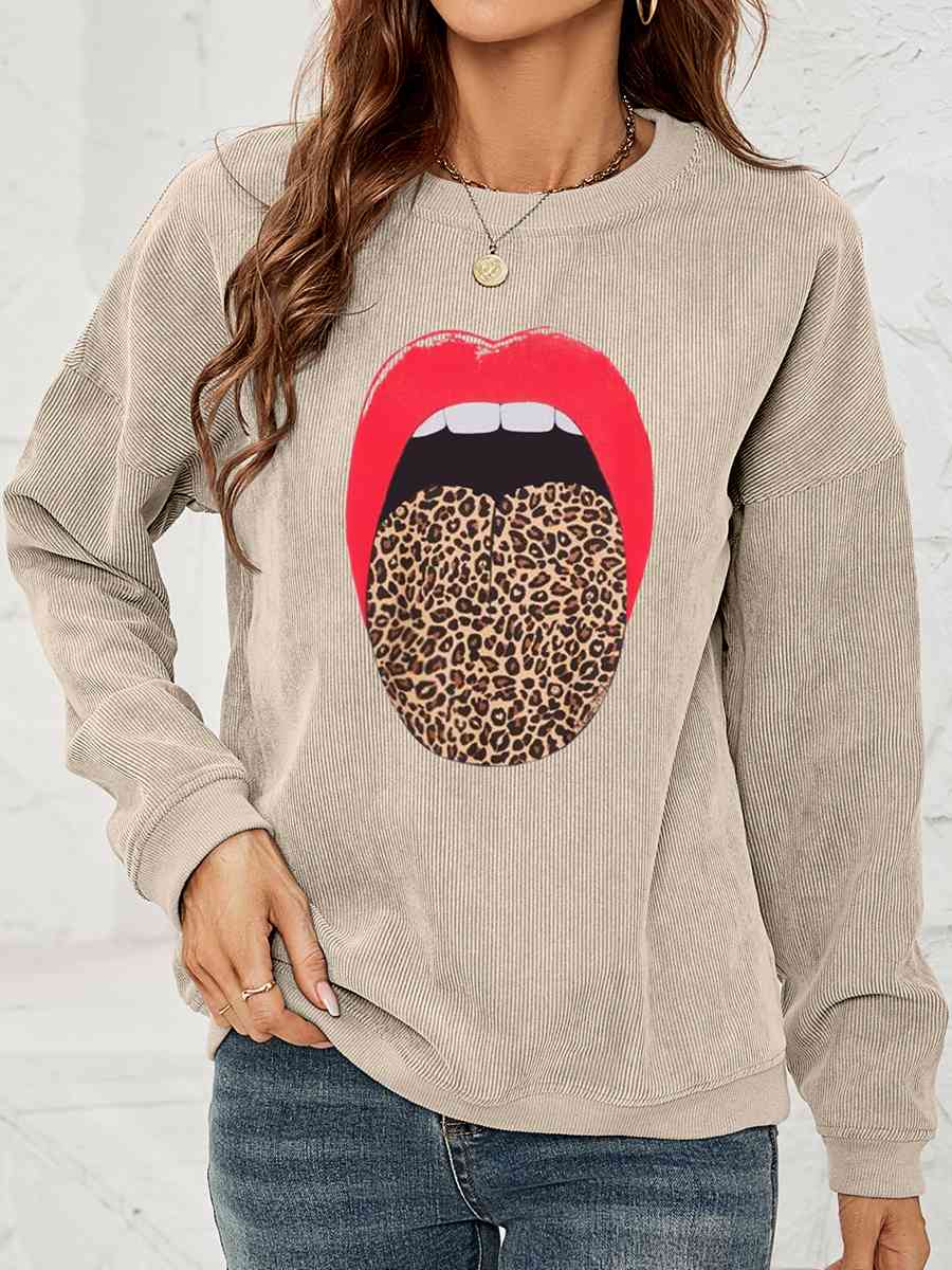 Round Neck MAMA Graphic Sweatshirt