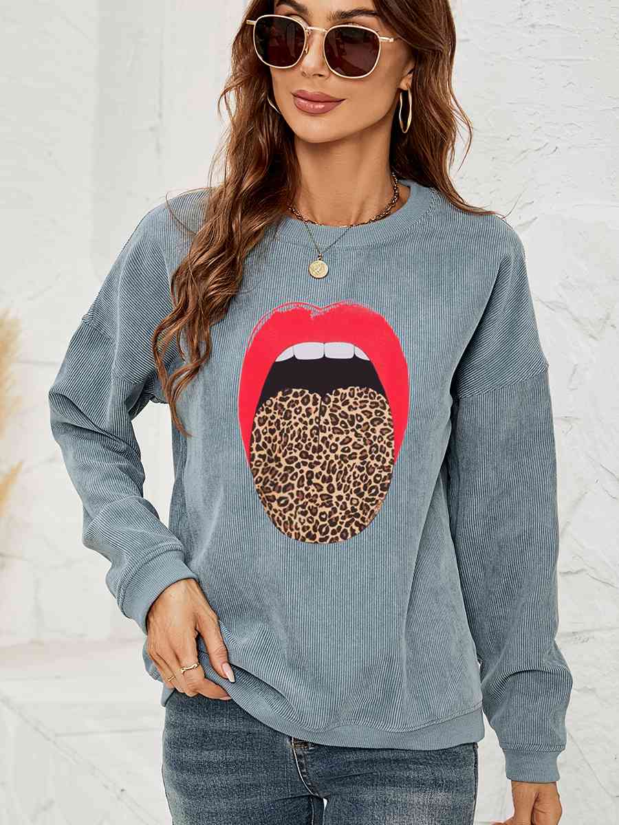 Round Neck MAMA Graphic Sweatshirt