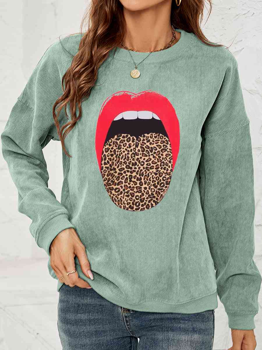 Round Neck MAMA Graphic Sweatshirt