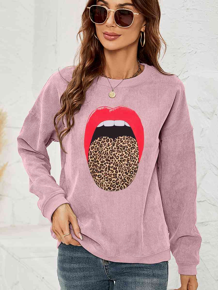 Round Neck MAMA Graphic Sweatshirt